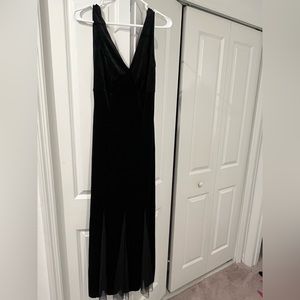 Formal black velvet sleeveless long dress, Sz Small